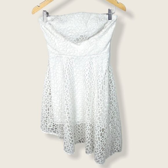 Revolve Keepsake White Eyelet Asymmetric Dress Size Small Strapless Lace Boho - Picture 3 of 10